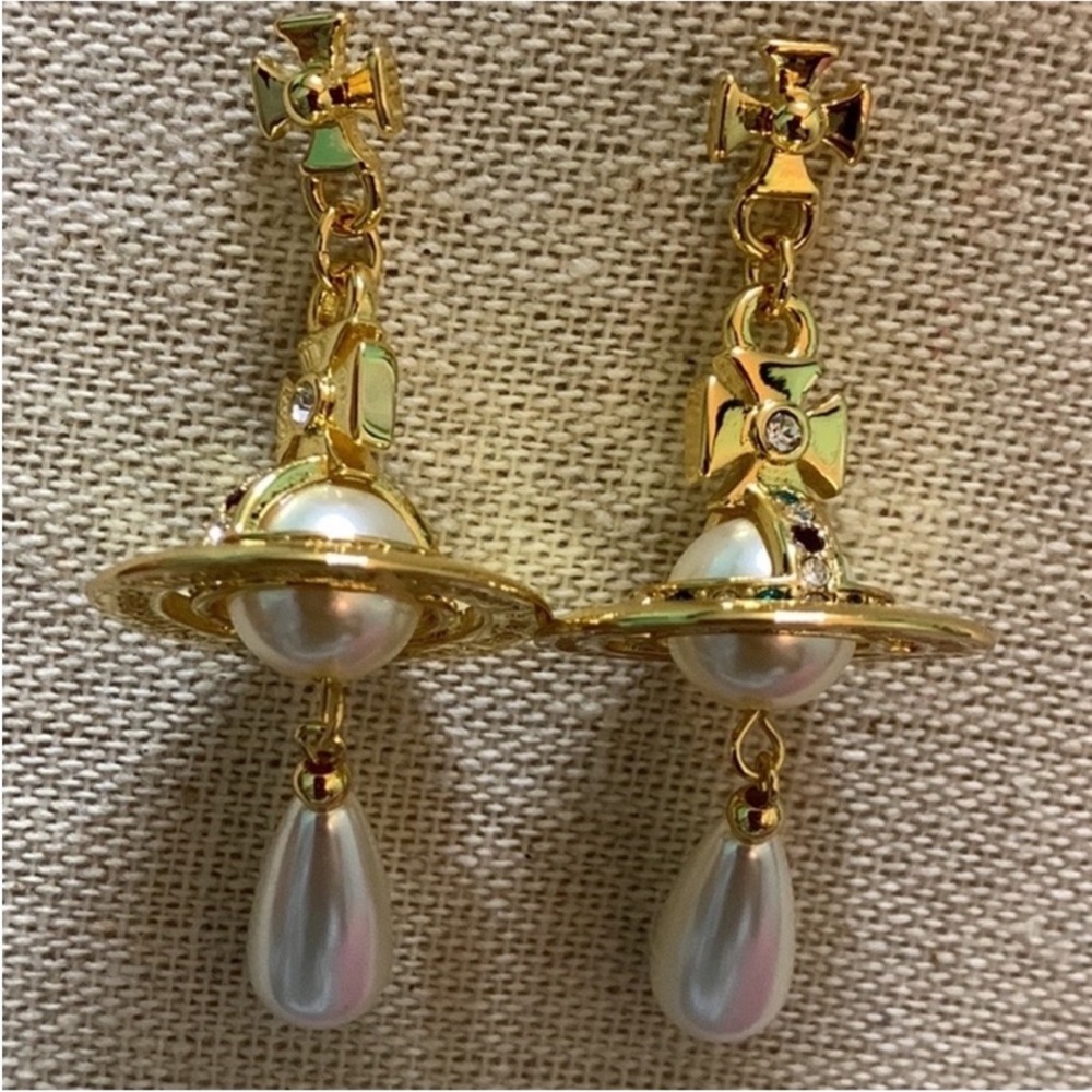Vivienne Westwood gold Saturn orb pearl necklace - Picture 9 of 9